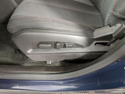Used 2015 Chevrolet Equinox LT FWD image 12