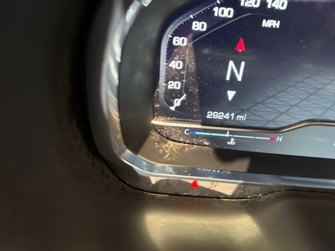 Used 2024 GMC Yukon SLE w/ Gmc Pro Safety Plus Package image 16