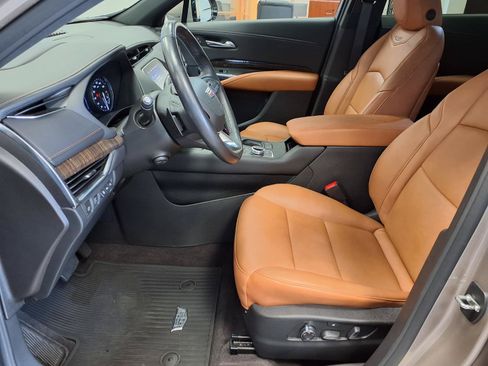 Certified 2023 Cadillac XT4 Premium Luxury w/ Technology Package FWD image 21