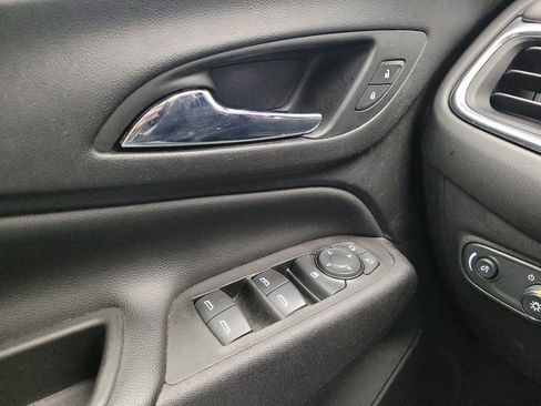 Used 2021 Chevrolet Equinox LT FWD image 27