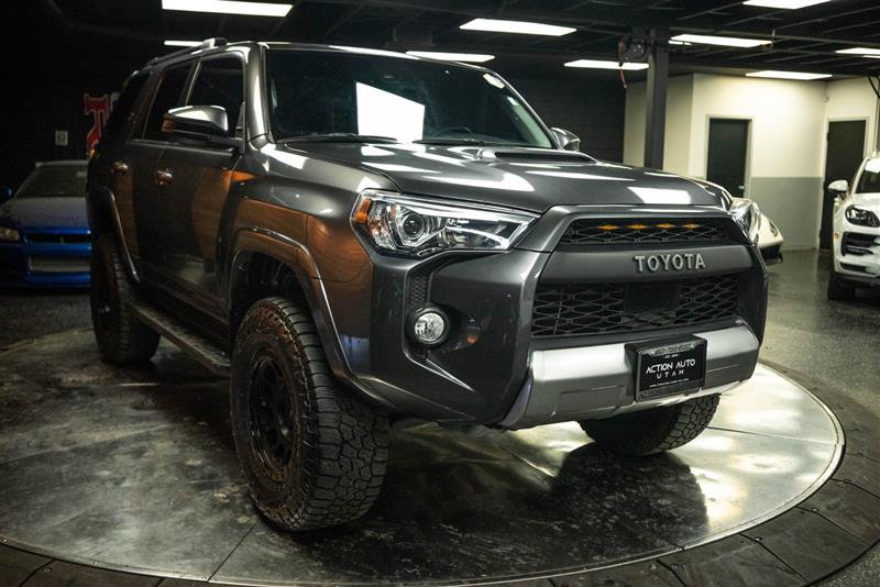 Used 2020 Toyota 4Runner TRD Off-Road AWD/4WD image 5