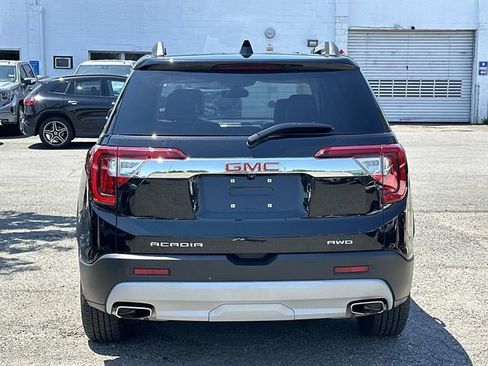 Used 2023 GMC Acadia SLT w/ Preferred Package AWD/4WD image 3