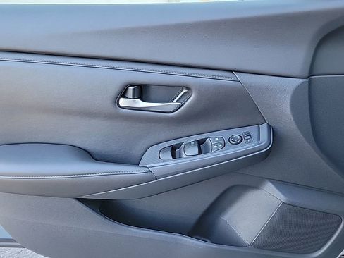 Used 2025 Nissan Sentra SV image 28