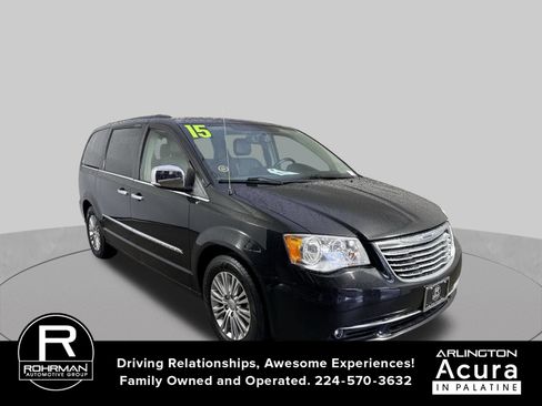 Used 2015 Chrysler Town & Country Touring-L w/ Driver Convenience Group FWD image 3