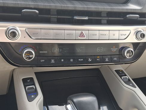 Used 2023 Kia Telluride EX w/ EX Captain's Chair Package FWD image 19