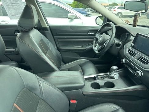 Used 2020 Nissan Altima 2.5 SR w/ Premium Package FWD image 4