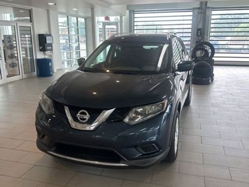 Used 2016 Nissan Rogue S w/ Appearance Package FWD image 3