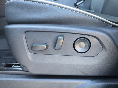 New 2026 GMC Yukon Elevation image 18