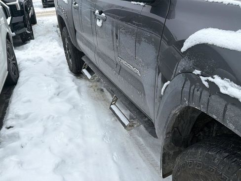 Used 2021 Toyota Tacoma TRD Off-Road image 6