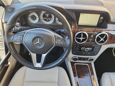 Used 2014 Mercedes-Benz GLK 350 2WD image 11
