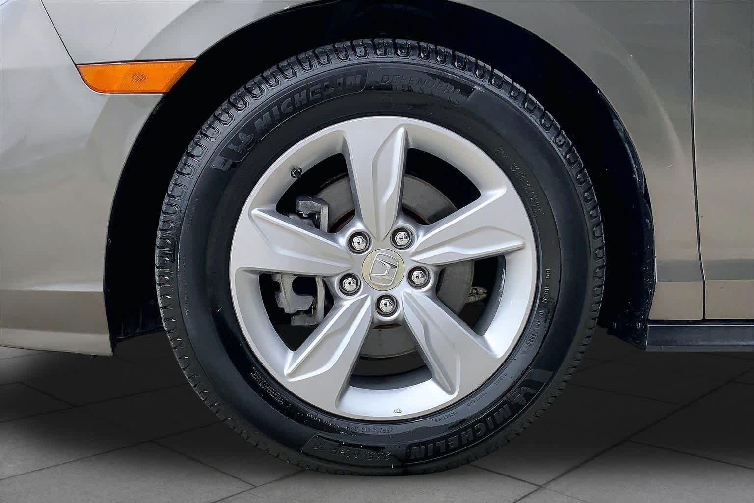 Used 2018 Honda Odyssey EX-L image 11