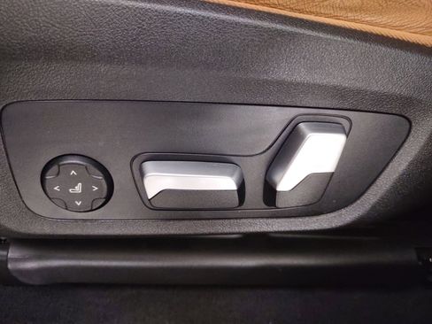 Certified 2023 BMW X4 xDrive30i w/ Convenience Package image 12