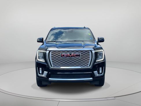 Used 2024 GMC Yukon XL Denali AWD/4WD image 9