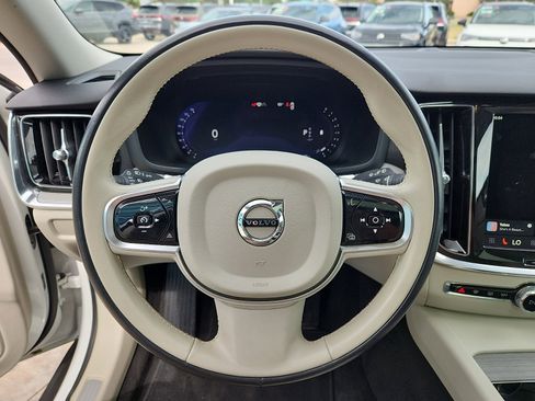 Used 2025 Volvo V60 B5 Cross Country Plus AWD/4WD image 16