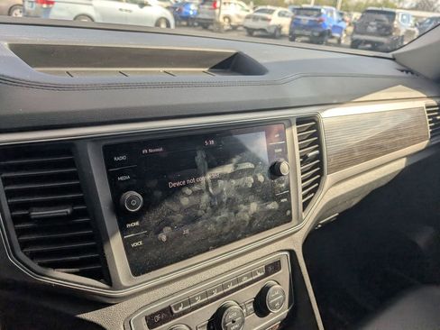 Used 2018 Volkswagen Atlas SE image 20