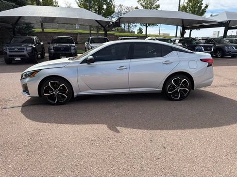 Used 2024 Nissan Altima 2.5 SR w/ SR Premium Package AWD/4WD image 5
