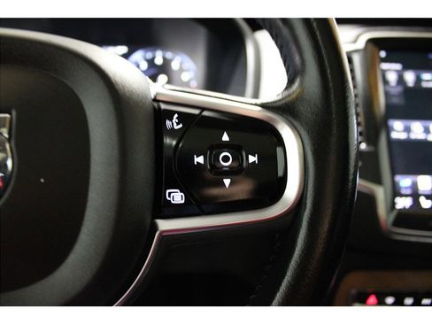 Used 2021 Volvo XC90 T5 Momentum w/ Protection Package Premier image 29