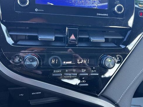 Used 2024 Toyota Camry SE image 19