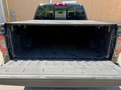 Used 2018 GMC Sierra 1500 SLT w/ SLT Premium Package AWD/4WD image 10