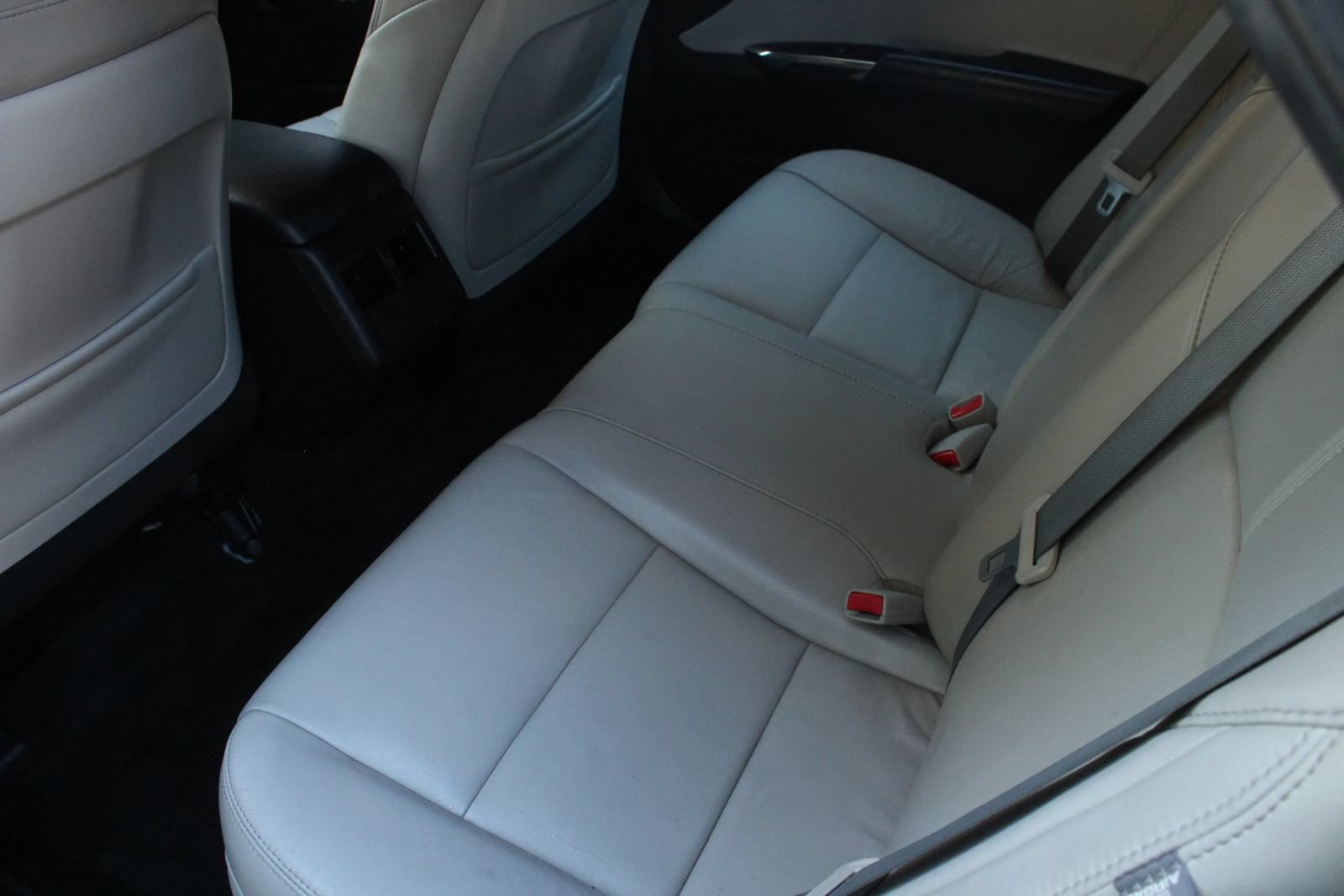 Used 2016 Toyota Avalon XLE FWD image 17