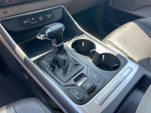 Certified 2025 Kia Carnival FWD image 18