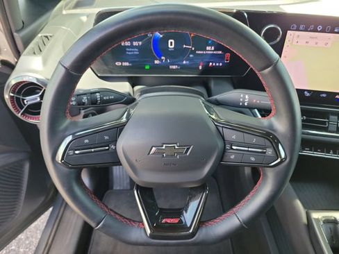 Used 2024 Chevrolet Equinox EV RS FWD image 27