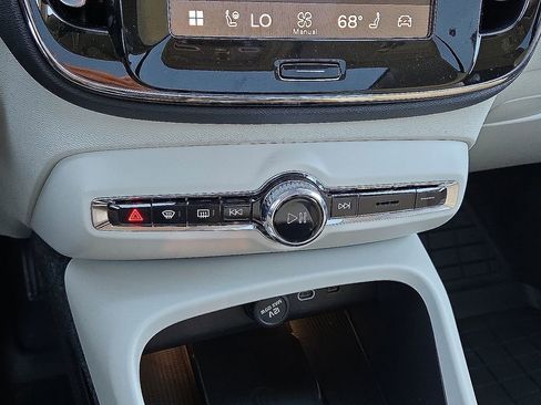 New 2026 Volvo XC40 B5 Plus w/ Protection Package Premier image 28