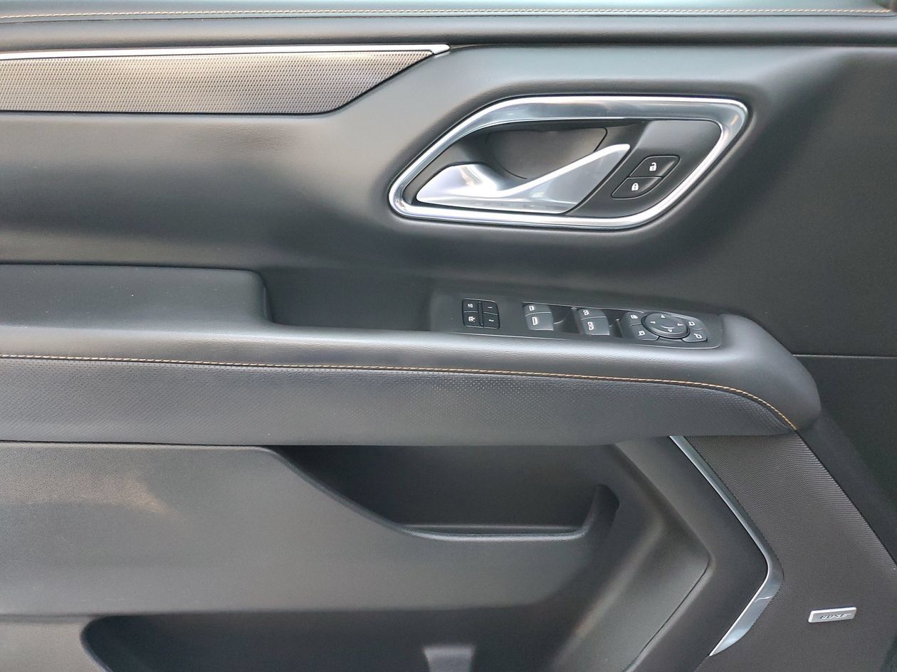 Used 2024 GMC Yukon AT4 w/ AT4 Premium Package AWD/4WD image 16