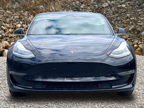 Used 2018 Tesla Model 3 Long Range image 3