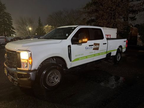 Used 2024 Ford F250 XL w/ XL Chrome Package image 3