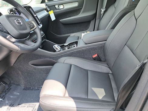 New 2026 Volvo XC40 B5 Plus w/ Protection Package Premier image 6