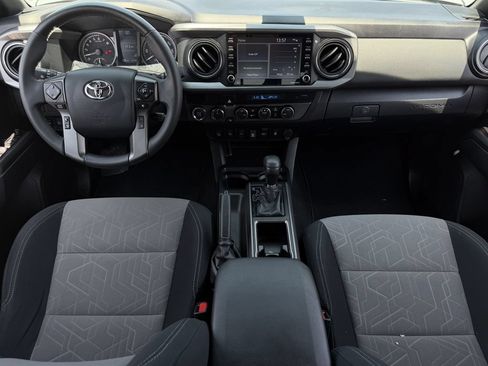 Used 2023 Toyota Tacoma TRD Off-Road w/ Technology Package AWD/4WD image 11