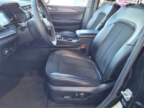 Certified 2024 Jeep Grand Cherokee L Laredo image 15