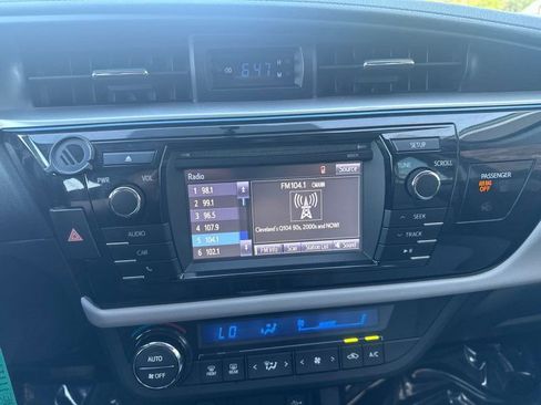 Used 2016 Toyota Corolla LE image 24