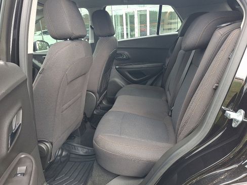 Used 2020 Chevrolet Trax LS image 11