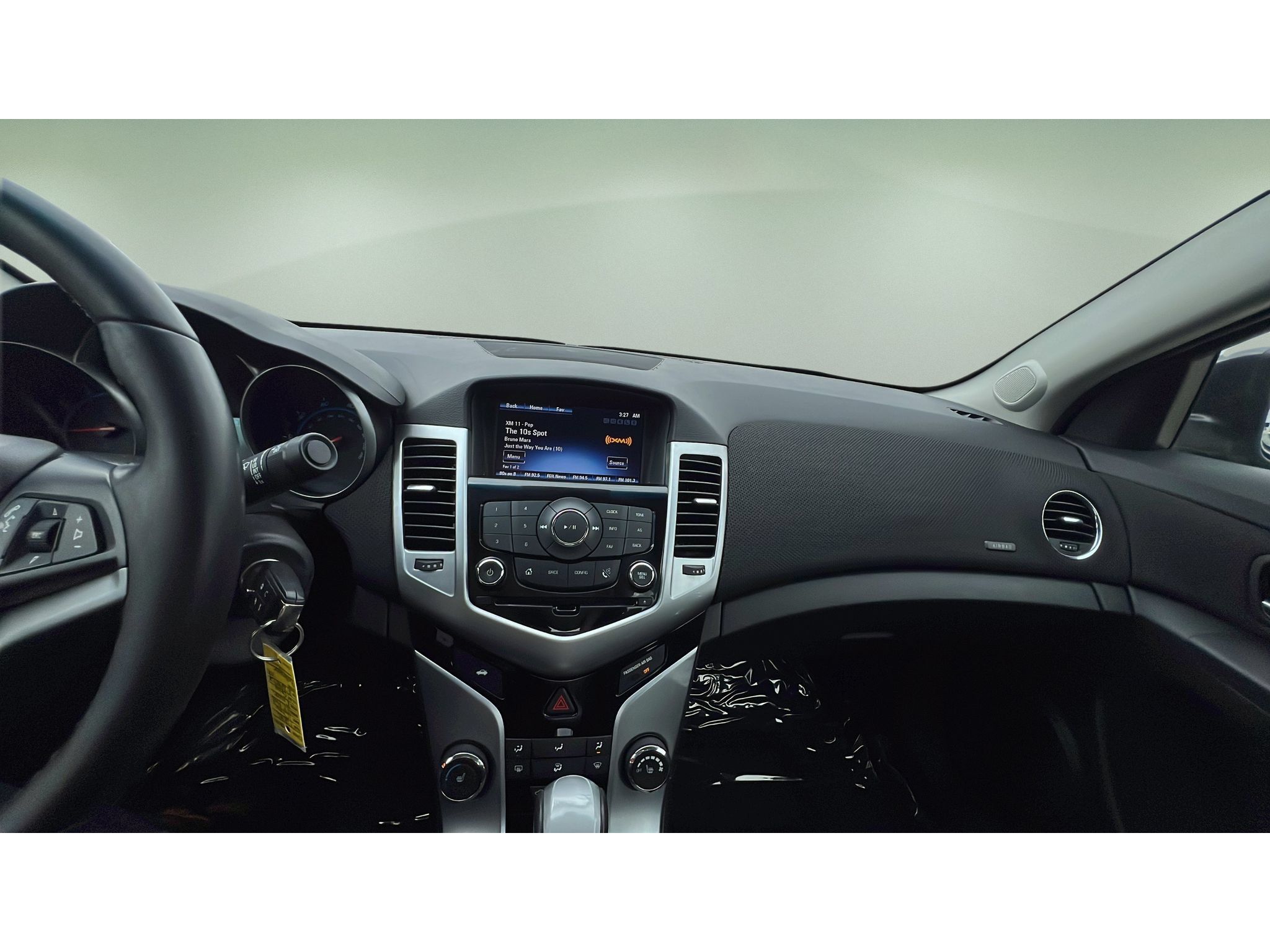 Used 2015 Chevrolet Cruze LT FWD image 17
