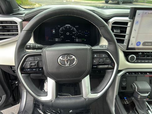 Used 2025 Toyota Sequoia Capstone AWD/4WD image 25