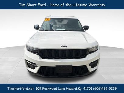 Used 2025 Jeep Grand Cherokee Altitude