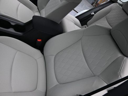 New 2026 Toyota Corolla Cross L image 9