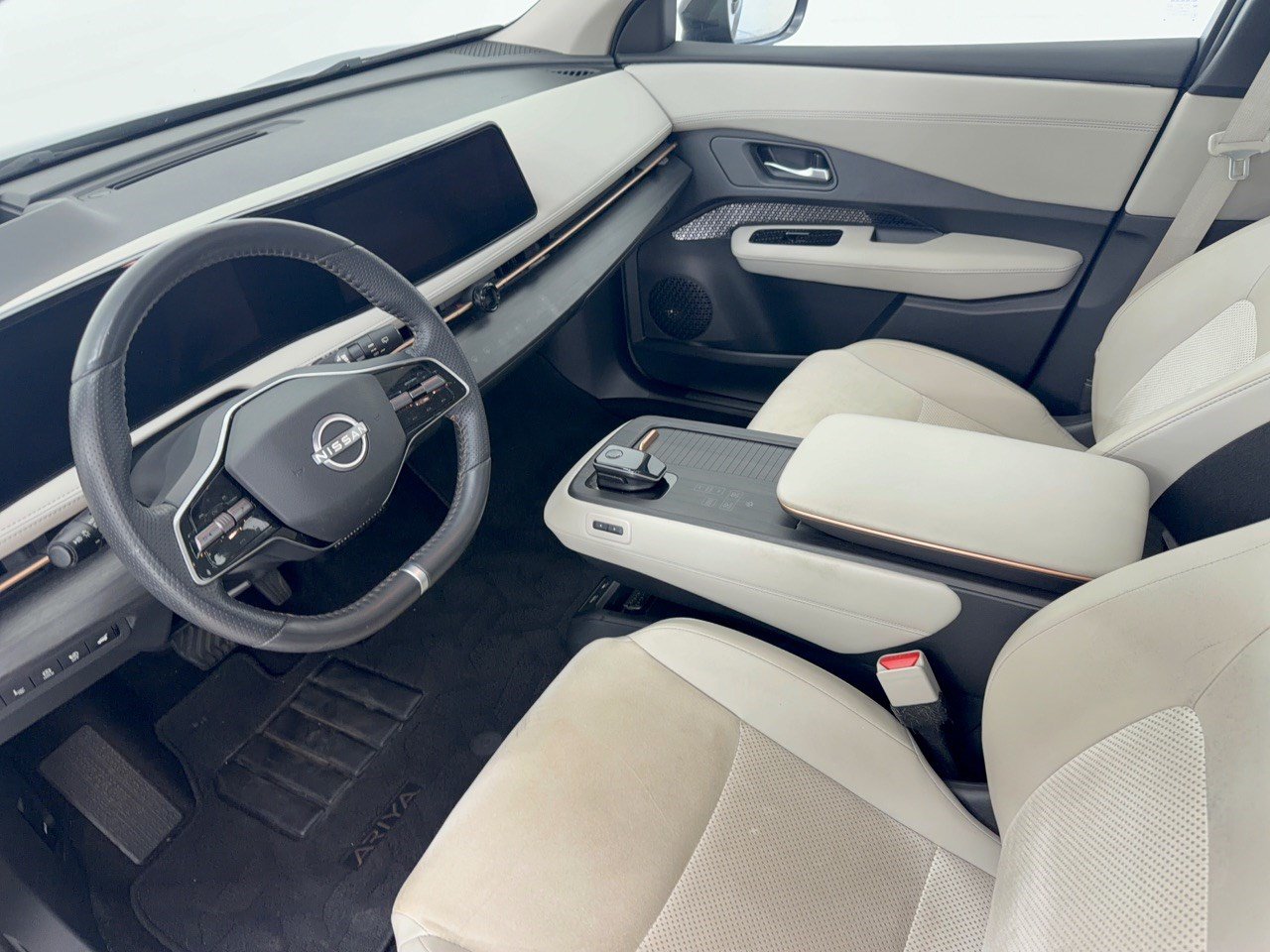 Used 2023 Nissan Ariya AWD image 4