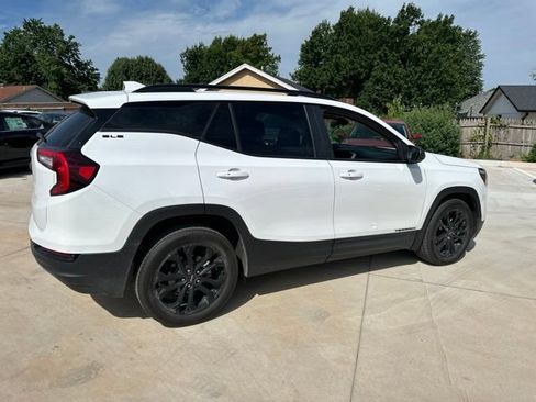 Used 2022 GMC Terrain SLE w/ Driver Convenience Package FWD image 15
