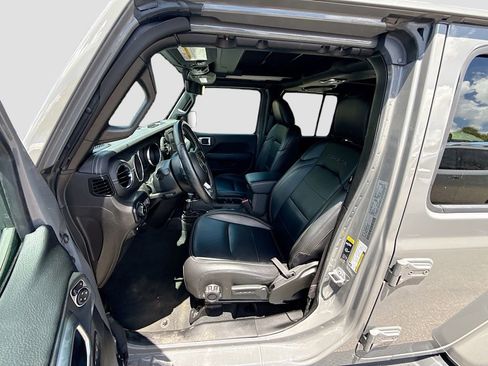 Used 2022 Jeep Wrangler Unlimited Sahara w/ Cold Weather Group AWD/4WD image 23
