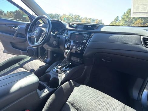 Used 2020 Nissan Rogue SV image 51
