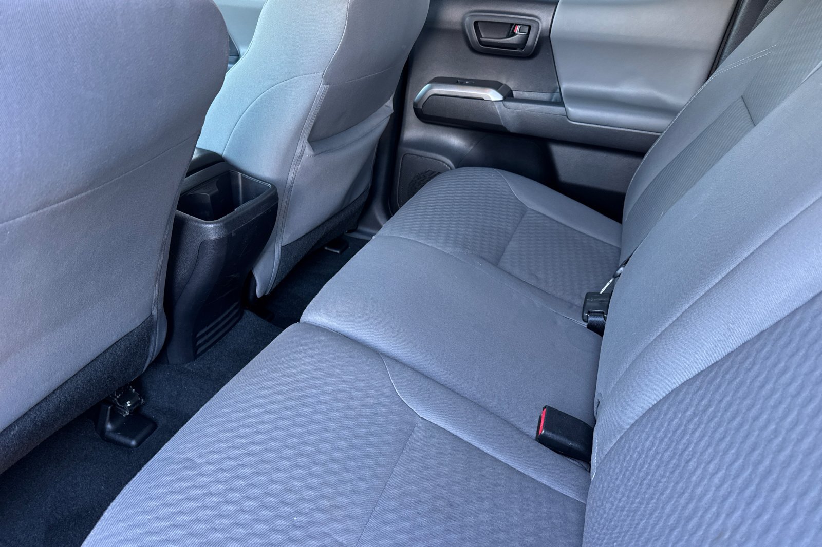 Used 2020 Toyota Tacoma SR5 RWD image 12
