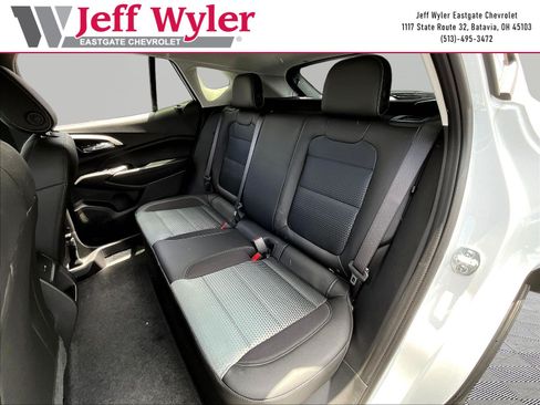 New 2026 Chevrolet Trax LT w/ Driver Confidence Package FWD image 17