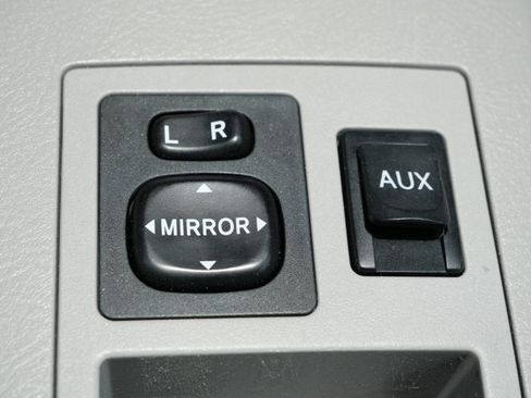 Used 2011 Toyota RAV4 2WD w/ Base L4 Extra Value Pkg image 29