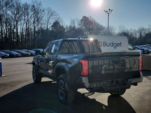 Used 2024 Toyota Tacoma TRD Sport image 3