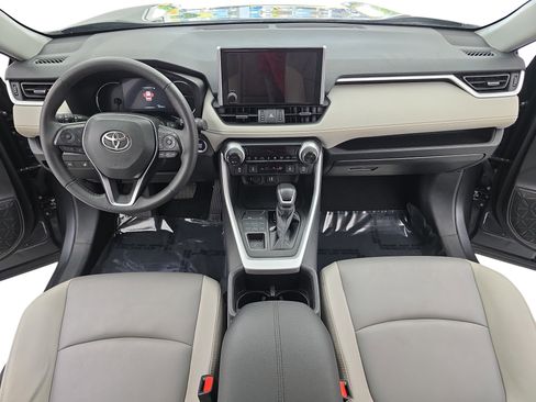 Used 2023 Toyota RAV4 XLE Premium AWD/4WD image 9
