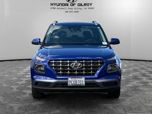 Used 2022 Hyundai Venue SEL image 2