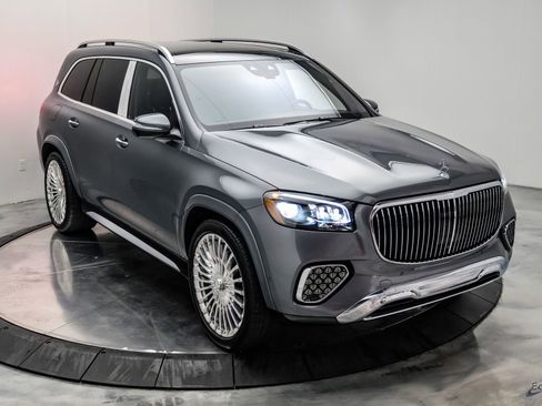 Used 2024 Mercedes-Benz Maybach GLS 600 4MATIC image 31